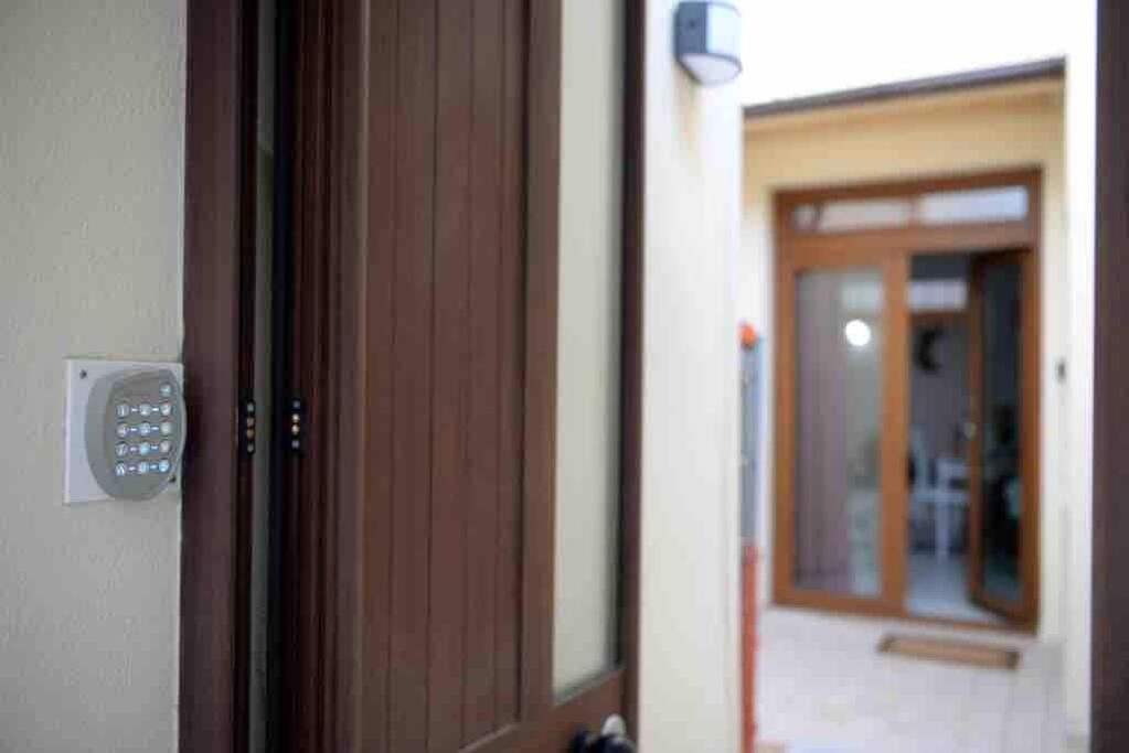 Stylish Loft Trivano Cagliari 2 Beds/2 Bath Luaran gambar
