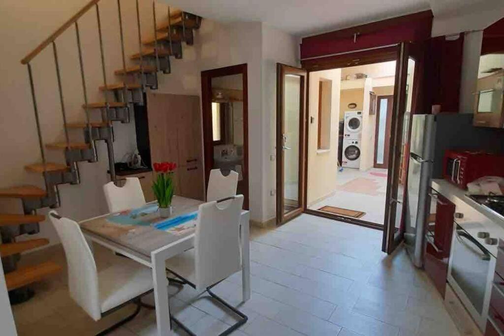 Stylish Loft Trivano Cagliari 2 Beds/2 Bath Luaran gambar