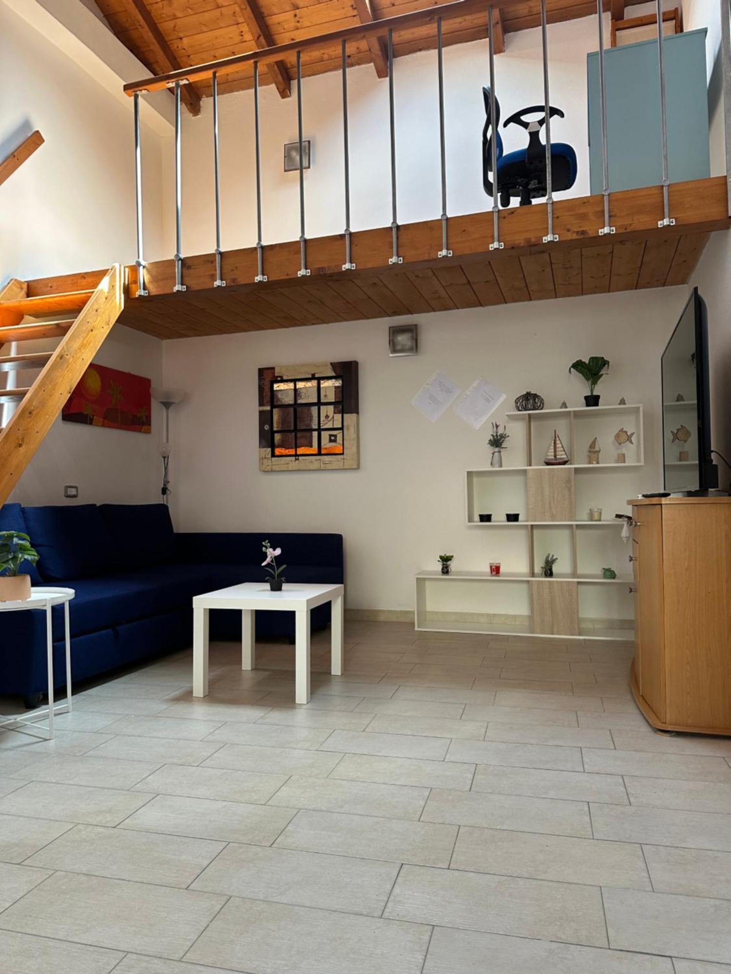 Stylish Loft Trivano Cagliari 2 Beds/2 Bath Luaran gambar